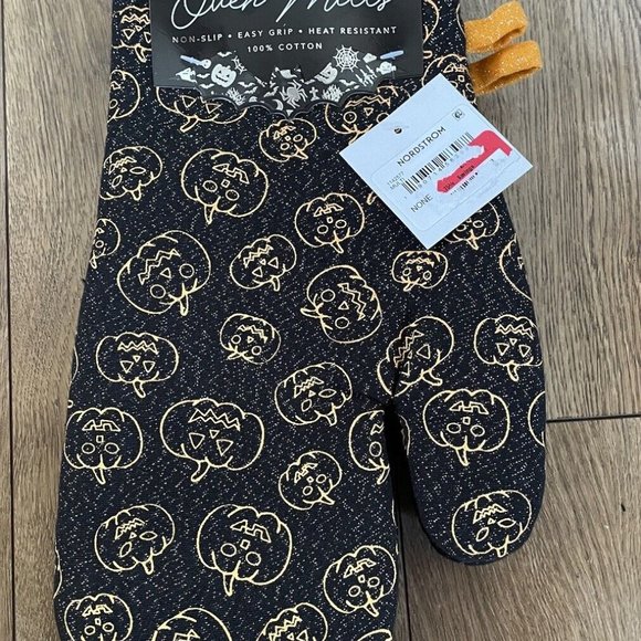 Coterie Studio Set of 2 Oven Glitter Pumpkin Mitts - Picture 2 of 2